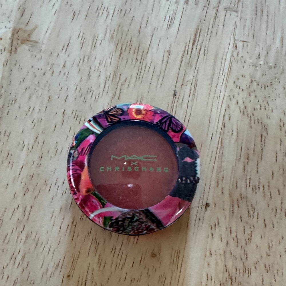MAC Cosmetics Chris Chang Eyeshadow in Vibrant Coral